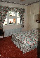 Aisling Heights B&B, 
Clogheen Meadows, 
Clonakilty, 
Co. Cork,
Irlanda.