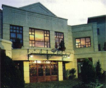 Glenroyal Hotel and Leisure Club,
Straffan Road,
Maynooth, 
Co. Kildare, 
Irlanda.