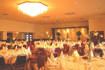 Springhill Court Hotel, 
Waterford Road,
Kilkenny City,
Co. Kilkenny,
Irland