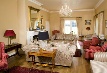 Rathellen House,
Raheen, 
Bansha,  
Co. Tipperary, 
Irland.