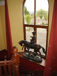The Porter Guesthouse, 
10 Bank Place, 
Tipperary Town, 
Co. Tipperary,
Irlande