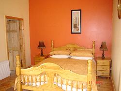 The Porter Guesthouse, 
10 Bank Place, 
Tipperary Town, 
Co. Tipperary,
Irlande