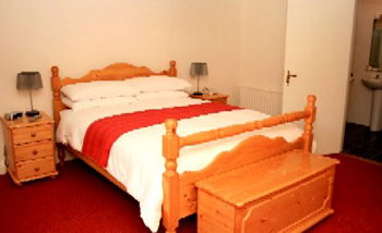 The Loft B&B, 
Pearse Street, 
Cahir, 
Co. Tipperary,
Irlanda