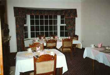 Springfield House B&B,
Kilkern, 
Rathbarry,
Castlefreke,
Clonakilty,
Co. Cork,
Irlanda