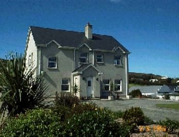 Carrickabraghey House B&B, 
Shore Road, 
Ballyliffin, 
Clonmany, 
Co. Donegal,
Irlanda