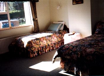 Carrickabraghey House B&B, 
Shore Road, 
Ballyliffin, 
Clonmany, 
Co. Donegal.
Irlanda