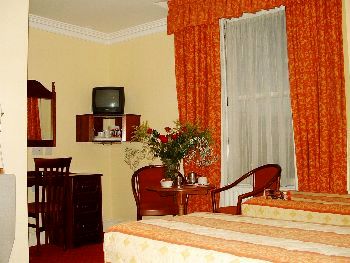 The Charles Stewart Guest House,
5/6 Parnell Square East,
Dublin 1,
Irland.