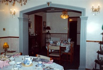 Twin Peaks Bed & Breakfast,
Knockbrack,
Cleggan,
Co. Galway,
Irland.