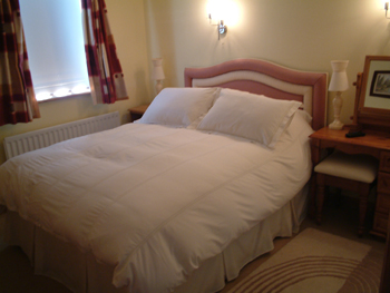 Claremount House B&B, 
Salthill, 
Co. Galway,
Irland.