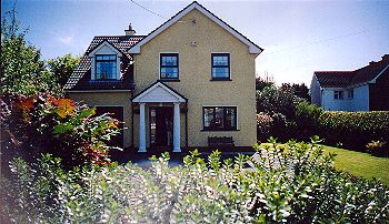 Clydagh B&B, 
Knocknacarra Road, 
Salthill, 
Galway,
Irland