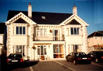 Seashore Lodge B&B ,  
No 4 Cashelmara, 
Knockmacarra Cross, 
Salthill, 
Co. Galway,
Irland.
 