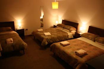 Abbey Lodge B&B, 
The Waterbarracks, 
Dean Street, 
Kilkenny Stadt, 
Co. Kilkenny,
Irland