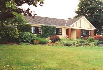 Hillcrest Country Home B&B,
Clonshire,
Croagh,
Adare,
Co. Limerick,
Irland.