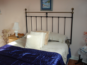 Krakow Bed & Breakfast,
190 Ard Easmuinn,
Dundalk,
Co. Louth, 
Ireland