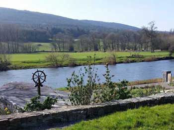 Nagles B&B, 
Kilsheelan, 
Clonmel, 
Co. Tipperary,
Irlanda.