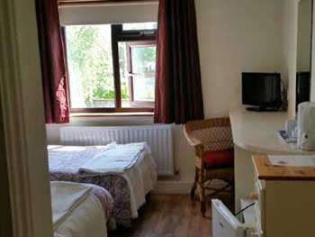 Nagles B&B, 
Kilsheelan, 
Clonmel, 
Co. Tipperary,
Irlanda