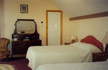 Fatima House Bed & Breakfast, 
John Street,
Carrick on Suir, 
Co. Tipperary,
Irland