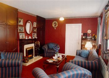 Hillcourt B&B,
Marlfield Road,
Clonmel,
Co Tipperary,
Irland.