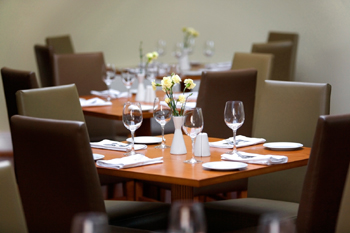 Ramada Hotel Bray, 
Southern Cross, 
Bray, 
Co. Wicklow,
Irlanda