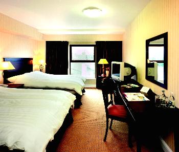 Esplanade Hotel, 
Strand Road, 
Bray, 
Co. Wicklow,
Irlanda